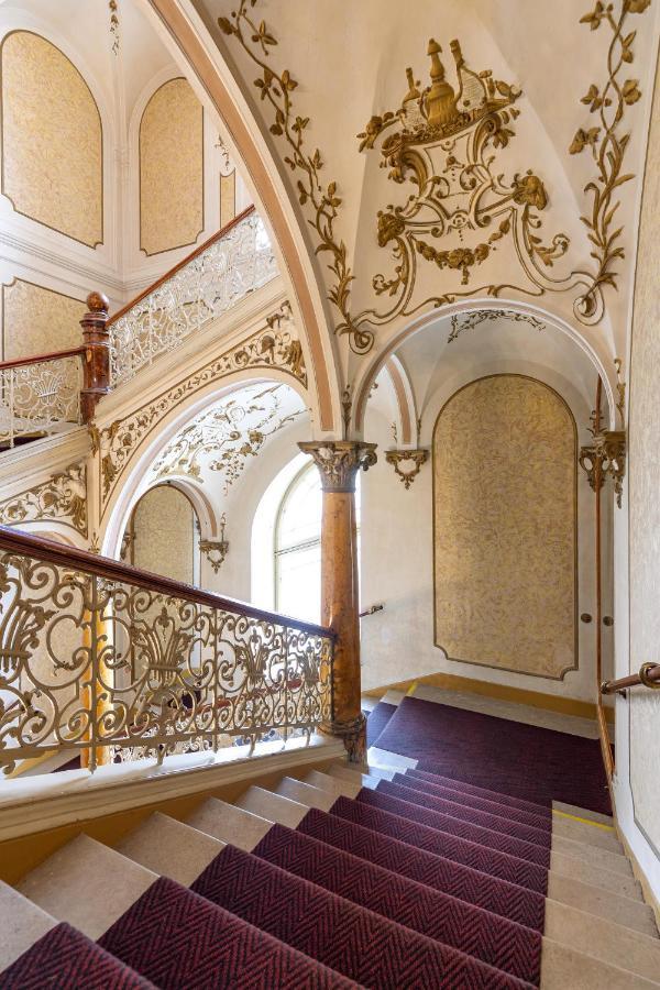 Hotel Slovan Пльзень Экстерьер фото