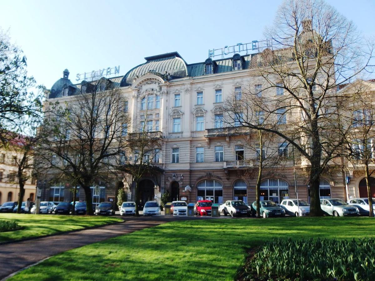 Hotel Slovan Пльзень Экстерьер фото